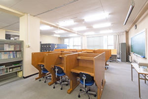 教員養成コース対策室（2号館・1F）