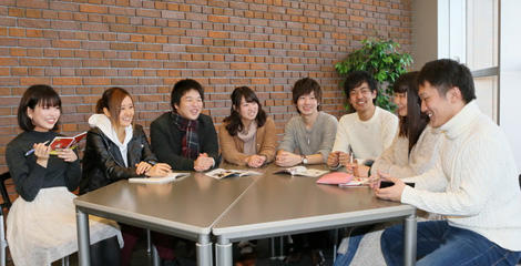 学生広報誌「SUeets！」編集部