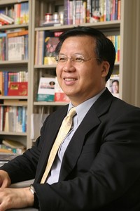 莫邦富氏