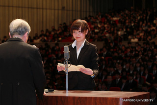 女子短期大学部キャリアデザイン学科新入生代表川口ゆり