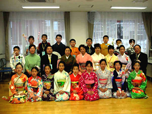 中国・天津市の小学生が修学旅行で本学に来学