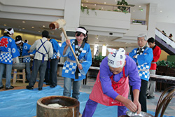 留学生交流会「もちつき大会」を開催しました。