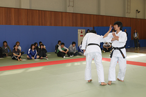 文化学部で、日本で初めてとなる日本武芸「体道」の授業が始まりました