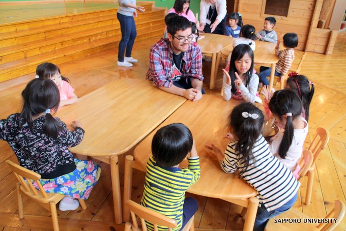 本学のアメリカ人留学生が大地太陽幼稚園の園児と交流しました 最新情報 札幌大学 札幌大学女子短期大学部 サツダイマッチング